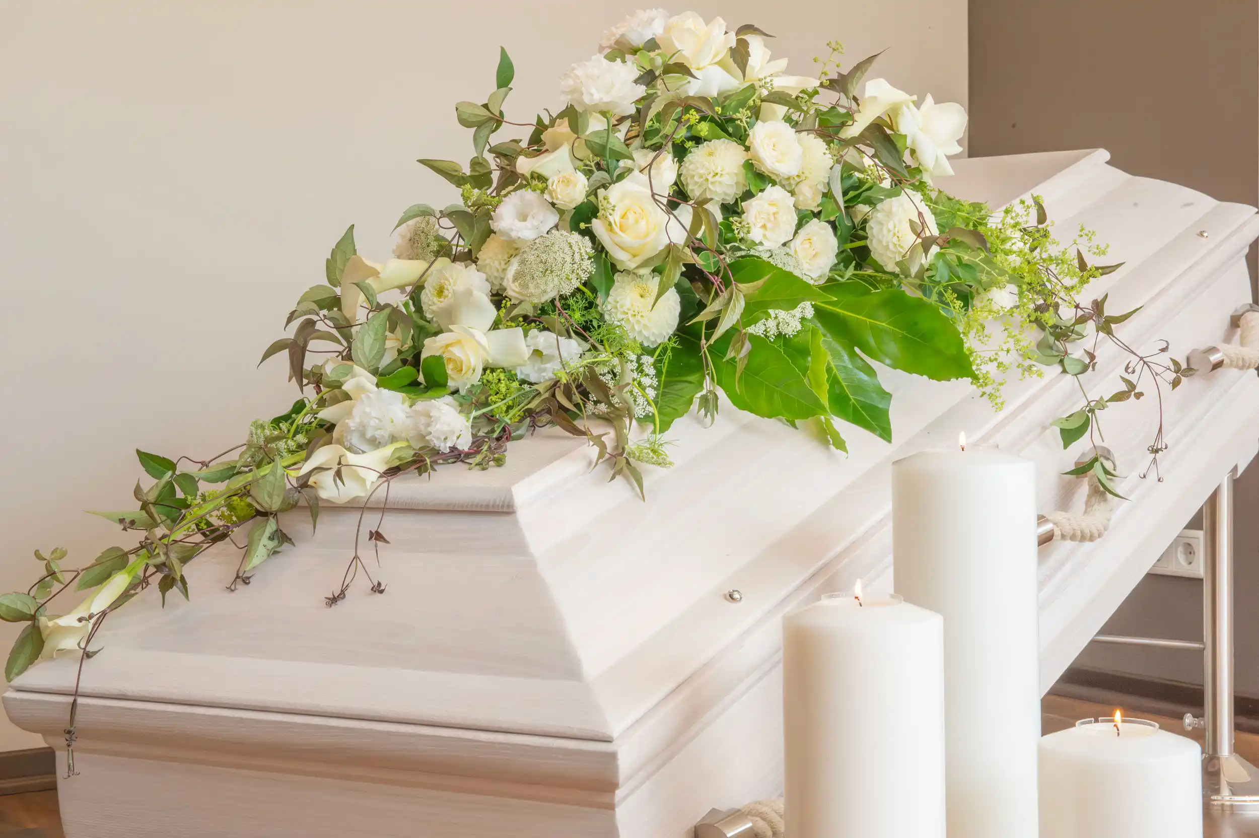 Sargaufbahrung für eine Trauerfeier bei Pietät Müller